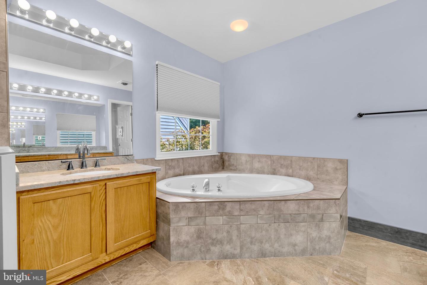43332 BURKE DALE ST, CHANTILLY, Virginia 20152, 4 Bedrooms Bedrooms, ,3 BathroomsBathrooms,Residential,For sale,43332 BURKE DALE ST,VALO2103374 MLS # VALO2103374
