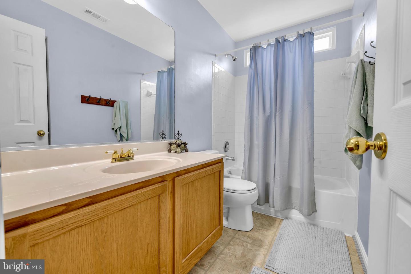 43332 BURKE DALE ST, CHANTILLY, Virginia 20152, 4 Bedrooms Bedrooms, ,3 BathroomsBathrooms,Residential,For sale,43332 BURKE DALE ST,VALO2103374 MLS # VALO2103374