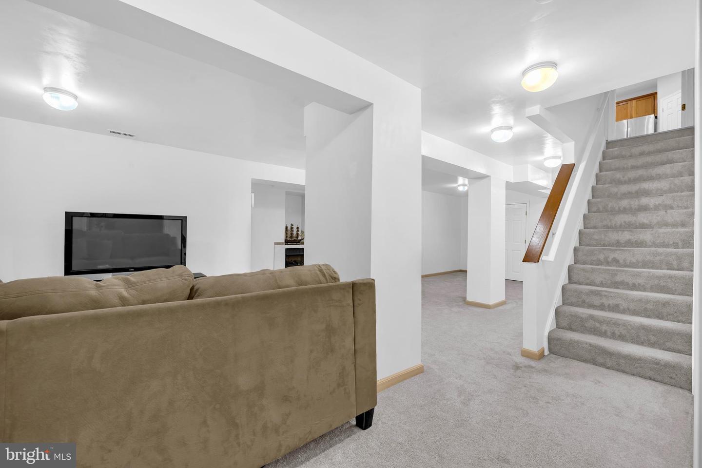 43332 BURKE DALE ST, CHANTILLY, Virginia 20152, 4 Bedrooms Bedrooms, ,3 BathroomsBathrooms,Residential,For sale,43332 BURKE DALE ST,VALO2103374 MLS # VALO2103374