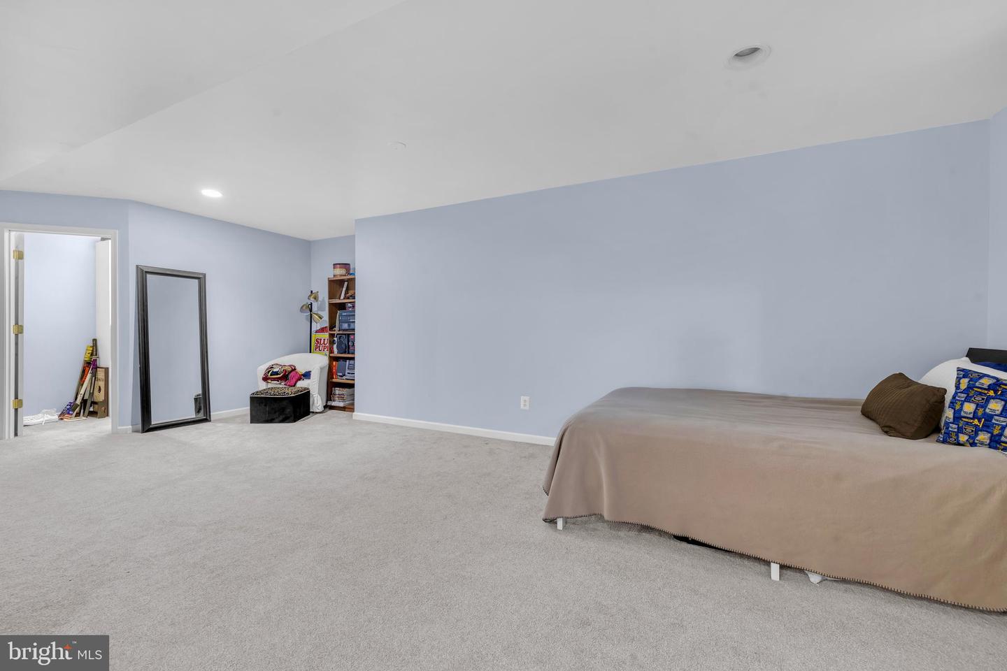 43332 BURKE DALE ST, CHANTILLY, Virginia 20152, 4 Bedrooms Bedrooms, ,3 BathroomsBathrooms,Residential,For sale,43332 BURKE DALE ST,VALO2103374 MLS # VALO2103374