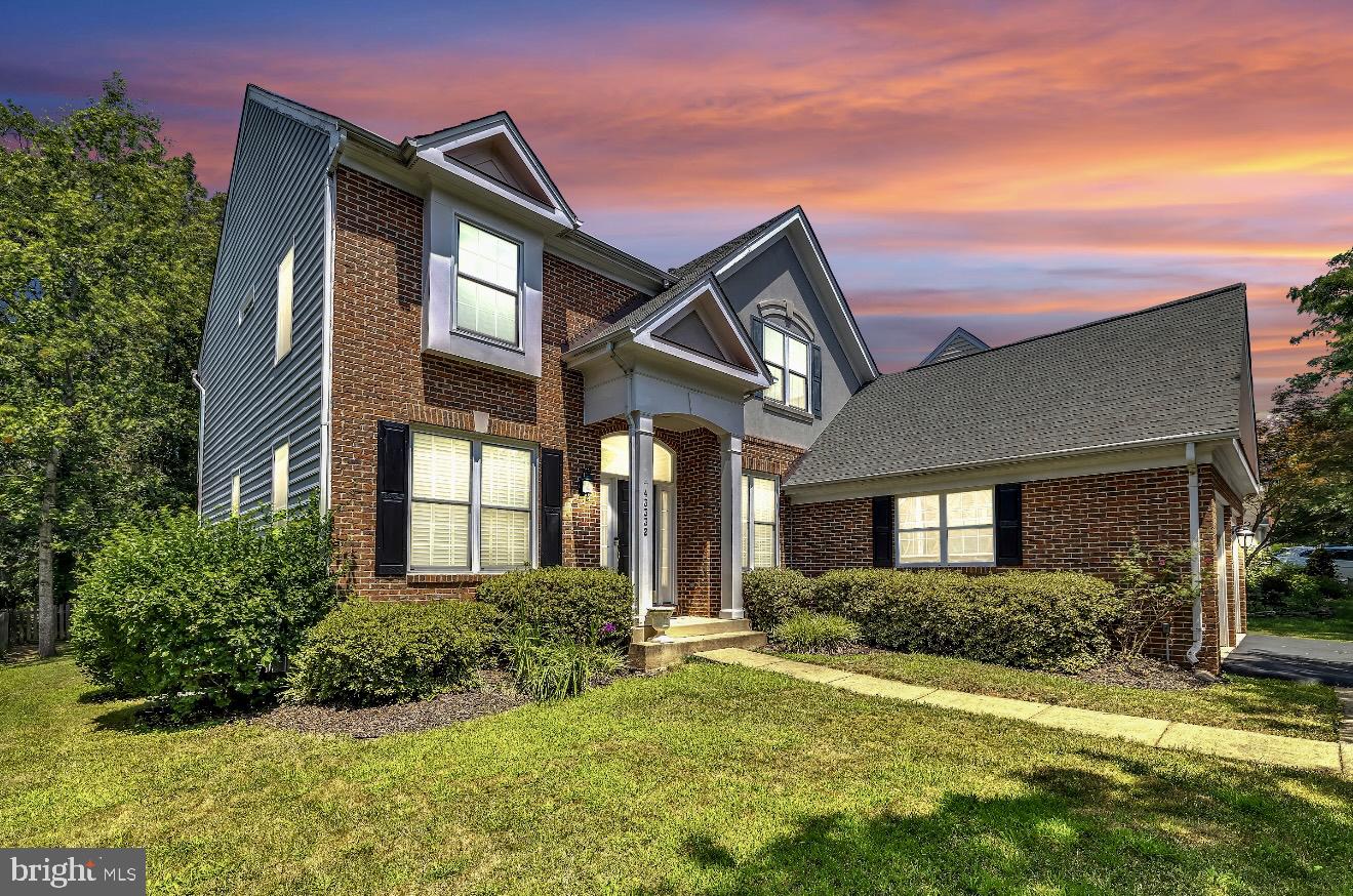 43332 BURKE DALE ST, CHANTILLY, Virginia 20152, 4 Bedrooms Bedrooms, ,3 BathroomsBathrooms,Residential,For sale,43332 BURKE DALE ST,VALO2103374 MLS # VALO2103374