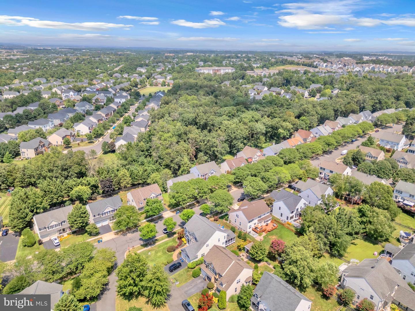 43332 BURKE DALE ST, CHANTILLY, Virginia 20152, 4 Bedrooms Bedrooms, ,3 BathroomsBathrooms,Residential,For sale,43332 BURKE DALE ST,VALO2103374 MLS # VALO2103374