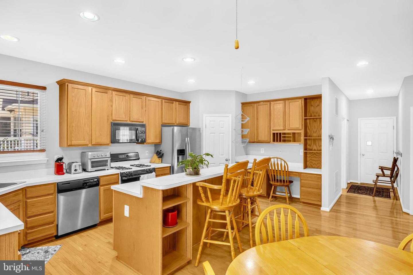 43332 BURKE DALE ST, CHANTILLY, Virginia 20152, 4 Bedrooms Bedrooms, ,3 BathroomsBathrooms,Residential,For sale,43332 BURKE DALE ST,VALO2103374 MLS # VALO2103374