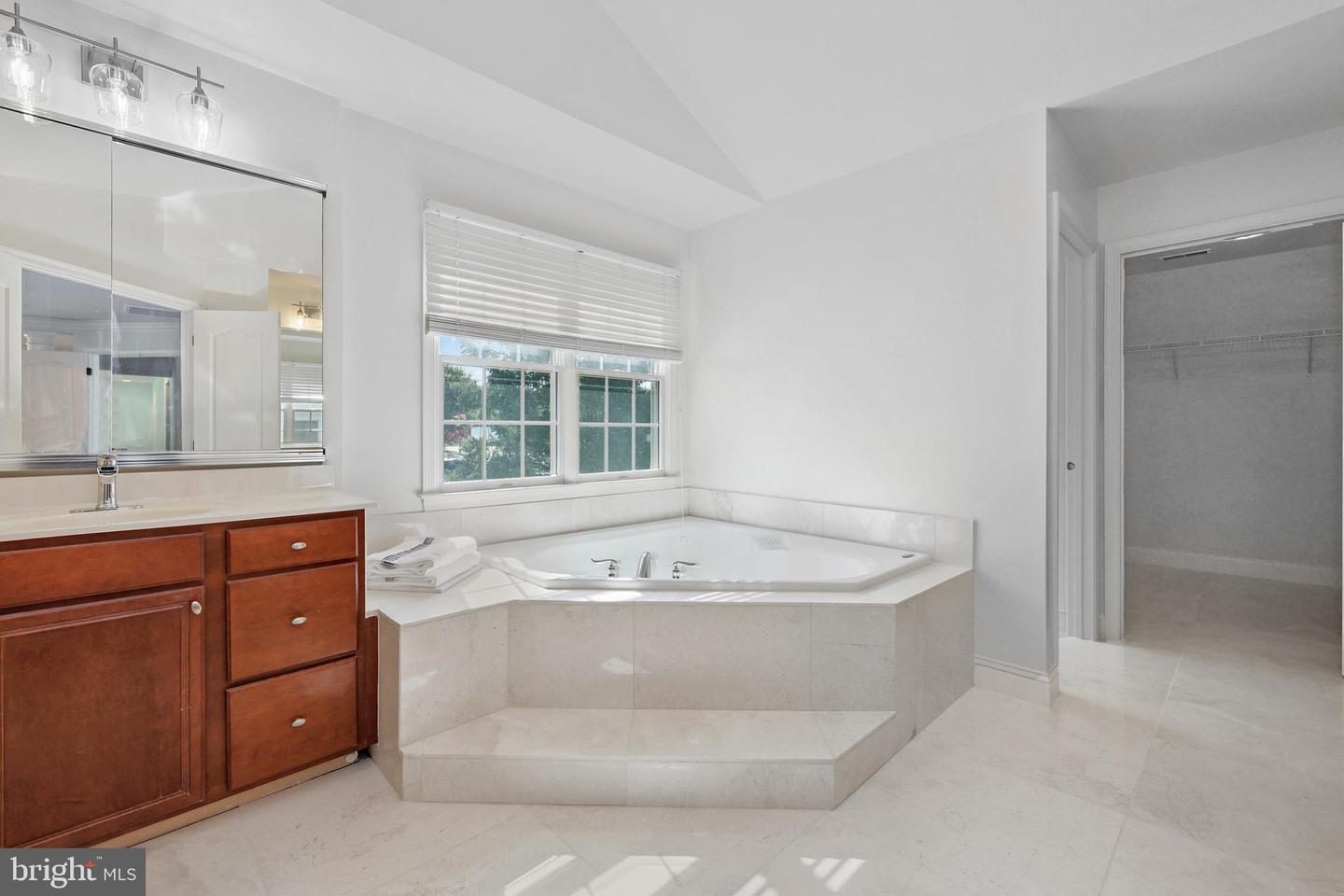 5008 DESERT FOREST CT, HAYMARKET, Virginia 20169, 4 Bedrooms Bedrooms, ,4 BathroomsBathrooms,Residential,For sale,5008 DESERT FOREST CT,VAPW2100272 MLS # VAPW2100272