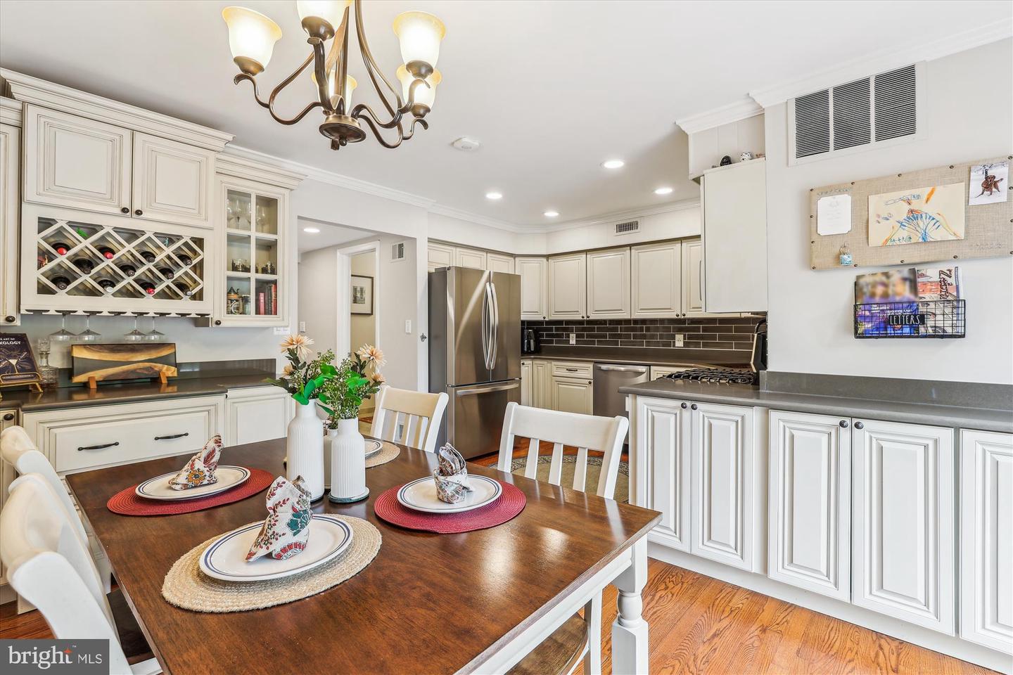 204 E CUSTIS, ALEXANDRIA, Virginia 22301, 3 Bedrooms Bedrooms, ,1 BathroomBathrooms,Residential,For sale,204 E CUSTIS,VAAX2048016 MLS # VAAX2048016