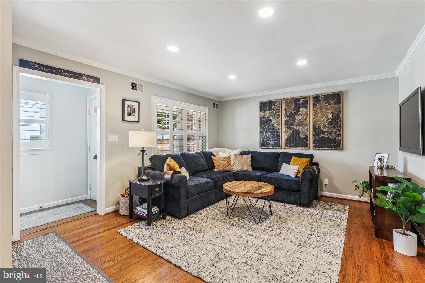 204 E CUSTIS, ALEXANDRIA, Virginia 22301, 3 Bedrooms Bedrooms, ,1 BathroomBathrooms,Residential,For sale,204 E CUSTIS,VAAX2048016 MLS # VAAX2048016