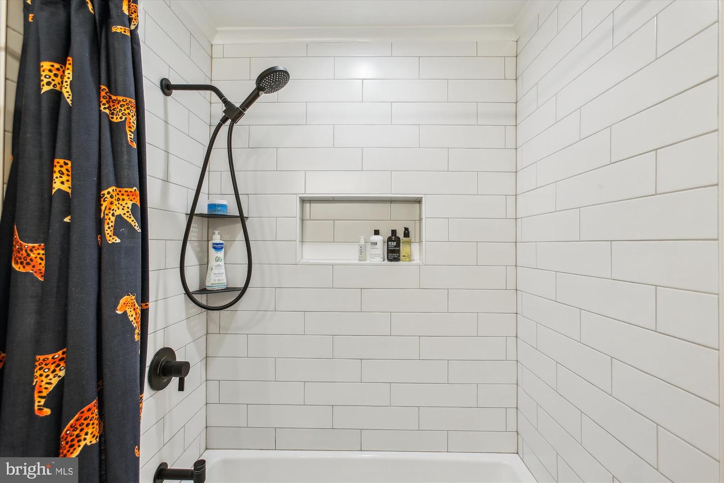 204 E CUSTIS, ALEXANDRIA, Virginia 22301, 3 Bedrooms Bedrooms, ,1 BathroomBathrooms,Residential,For sale,204 E CUSTIS,VAAX2048016 MLS # VAAX2048016
