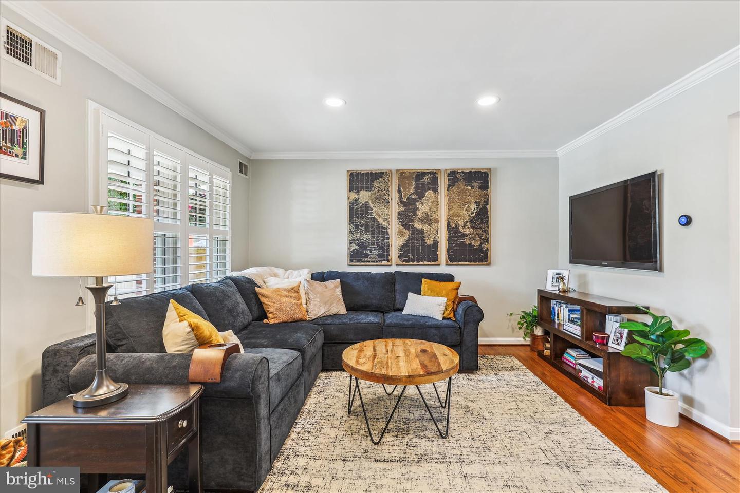 204 E CUSTIS, ALEXANDRIA, Virginia 22301, 3 Bedrooms Bedrooms, ,1 BathroomBathrooms,Residential,For sale,204 E CUSTIS,VAAX2048016 MLS # VAAX2048016