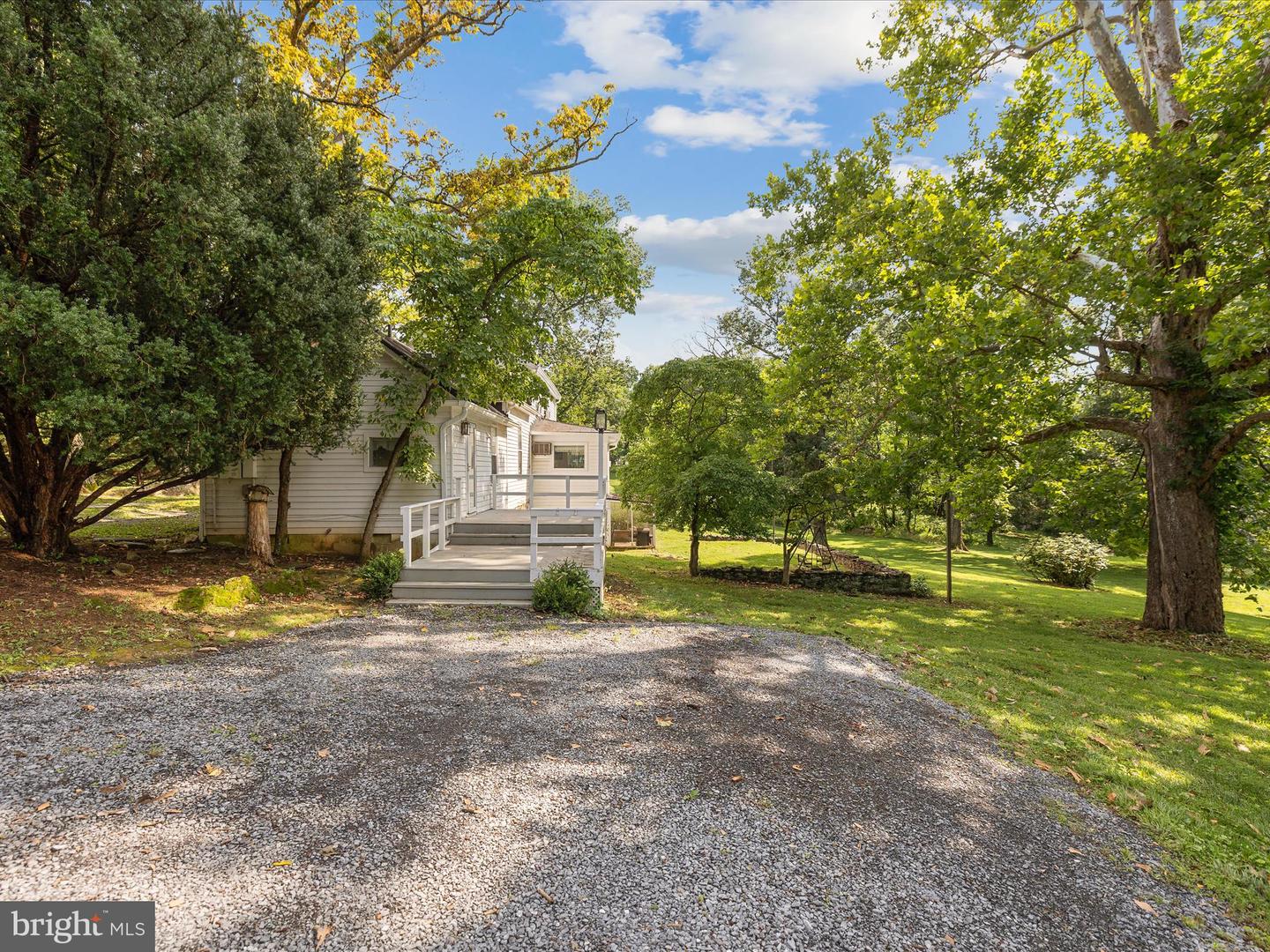 1105 BISHOP MEADE RD, BOYCE, Virginia 22620, 5 Bedrooms Bedrooms, 16 Rooms Rooms,3 BathroomsBathrooms,Residential,For sale,1105 BISHOP MEADE RD,VACL2005930 MLS # VACL2005930