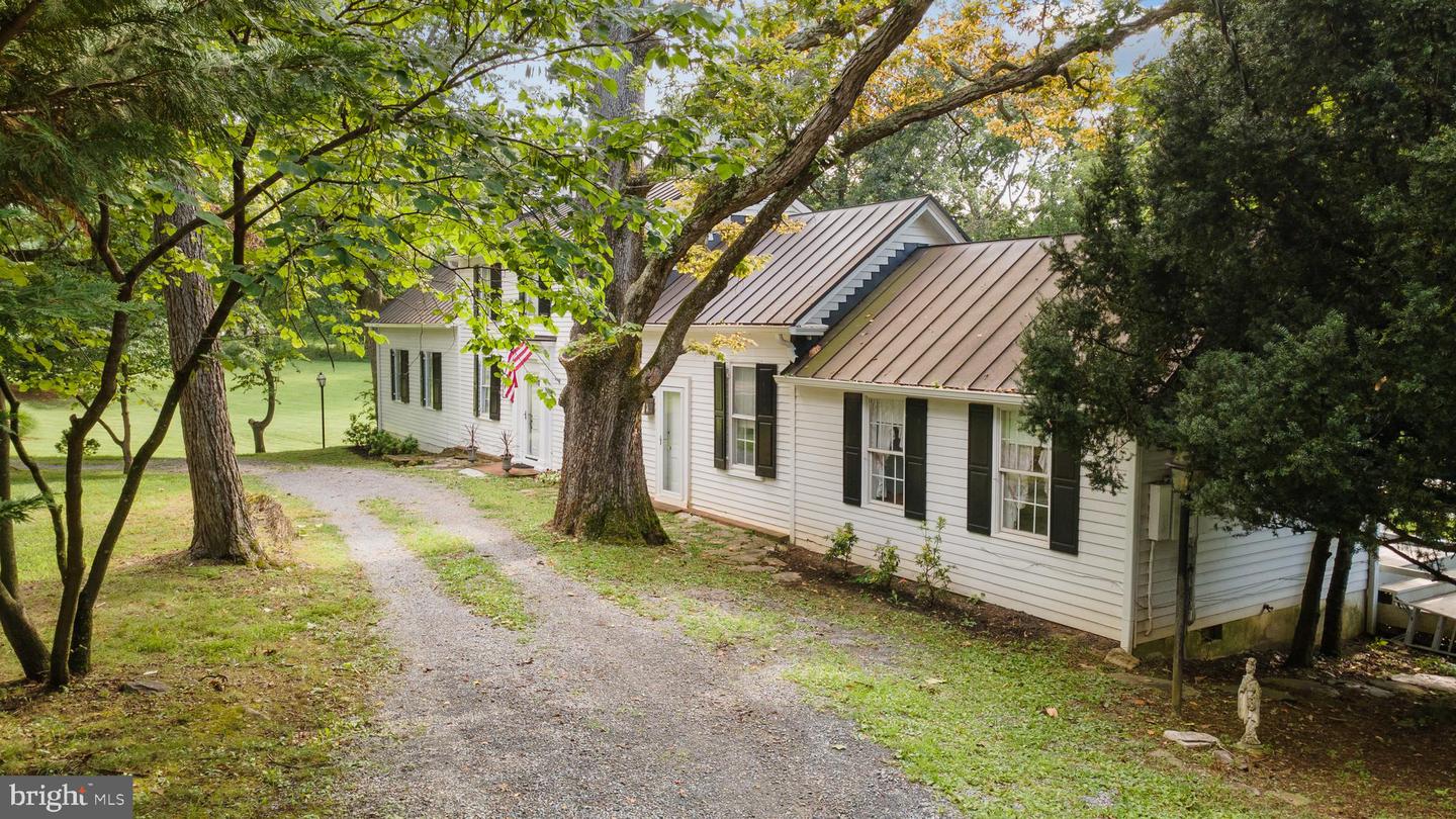 1105 BISHOP MEADE RD, BOYCE, Virginia 22620, 5 Bedrooms Bedrooms, 16 Rooms Rooms,3 BathroomsBathrooms,Residential,For sale,1105 BISHOP MEADE RD,VACL2005930 MLS # VACL2005930