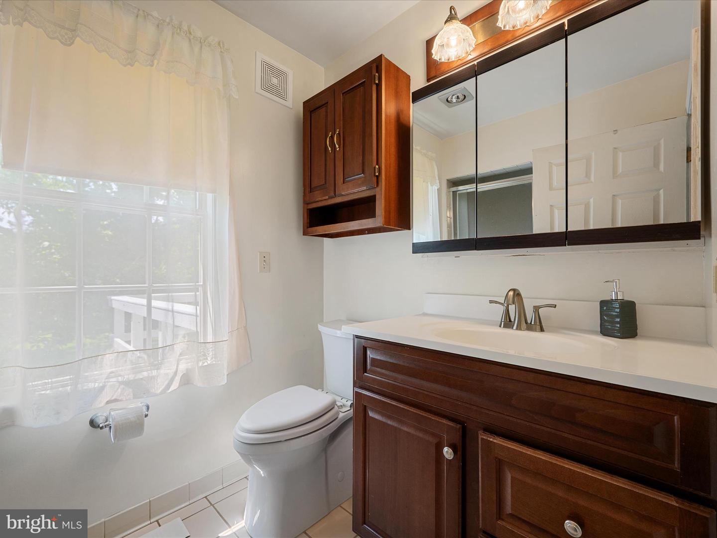 1105 BISHOP MEADE RD, BOYCE, Virginia 22620, 5 Bedrooms Bedrooms, 16 Rooms Rooms,3 BathroomsBathrooms,Residential,For sale,1105 BISHOP MEADE RD,VACL2005930 MLS # VACL2005930
