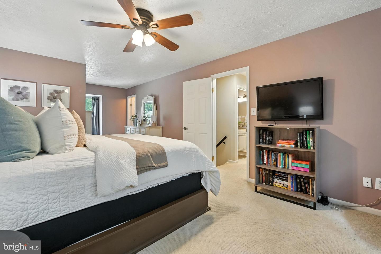 15150 HOLLEYSIDE DR, DUMFRIES, Virginia 22025, 4 Bedrooms Bedrooms, 17 Rooms Rooms,3 BathroomsBathrooms,Residential,For sale,15150 HOLLEYSIDE DR,VAPW2100408 MLS # VAPW2100408