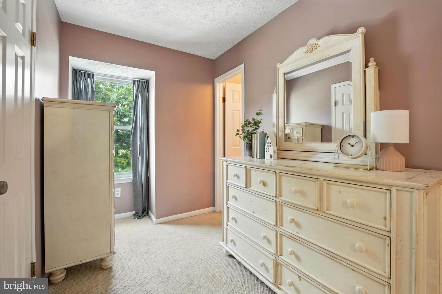 15150 HOLLEYSIDE DR, DUMFRIES, Virginia 22025, 4 Bedrooms Bedrooms, 17 Rooms Rooms,3 BathroomsBathrooms,Residential,For sale,15150 HOLLEYSIDE DR,VAPW2100408 MLS # VAPW2100408