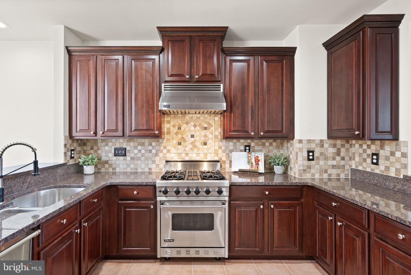 18442 LANIER ISLAND SQ, LEESBURG, Virginia 20176, 3 Bedrooms Bedrooms, ,4 BathroomsBathrooms,Residential,For sale,18442 LANIER ISLAND SQ,VALO2103566 MLS # VALO2103566