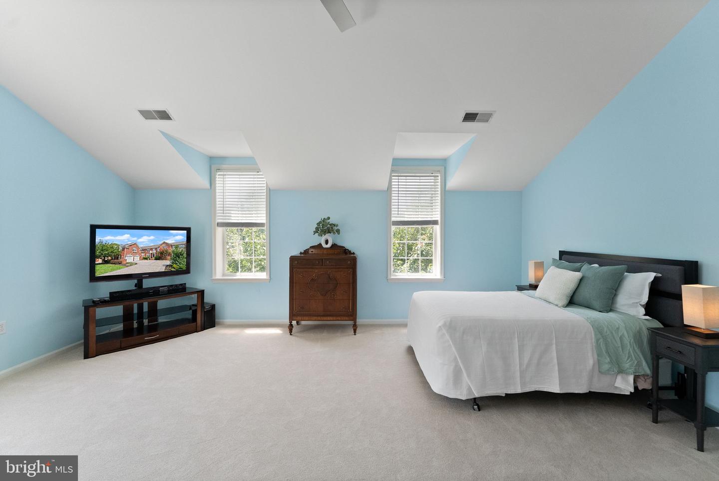18442 LANIER ISLAND SQ, LEESBURG, Virginia 20176, 3 Bedrooms Bedrooms, ,4 BathroomsBathrooms,Residential,For sale,18442 LANIER ISLAND SQ,VALO2103566 MLS # VALO2103566