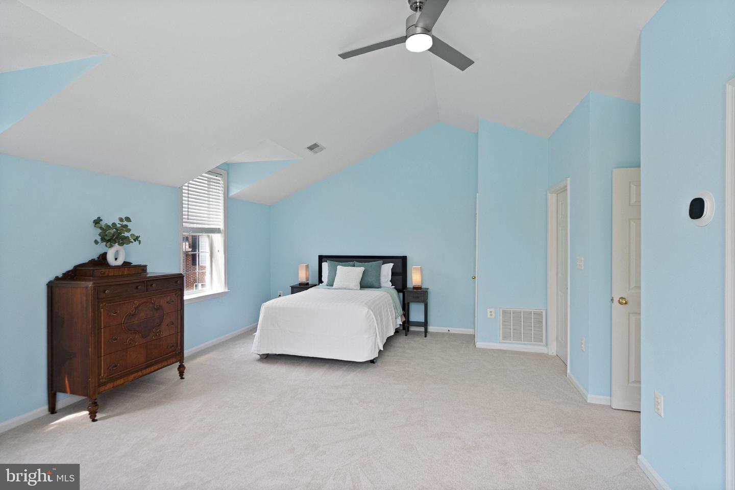18442 LANIER ISLAND SQ, LEESBURG, Virginia 20176, 3 Bedrooms Bedrooms, ,4 BathroomsBathrooms,Residential,For sale,18442 LANIER ISLAND SQ,VALO2103566 MLS # VALO2103566