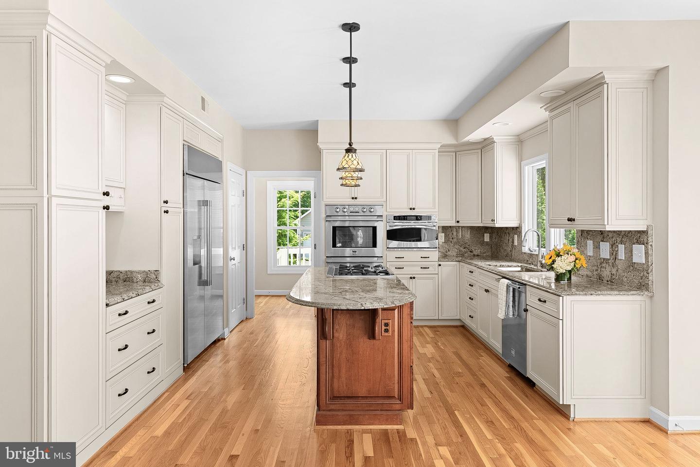 9711 BROOKSTONE LN, VIENNA, Virginia 22182, 5 Bedrooms Bedrooms, ,5 BathroomsBathrooms,Residential,For sale,9711 BROOKSTONE LN,VAFX2258608 MLS # VAFX2258608