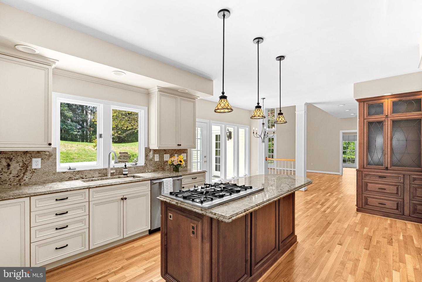 9711 BROOKSTONE LN, VIENNA, Virginia 22182, 5 Bedrooms Bedrooms, ,5 BathroomsBathrooms,Residential,For sale,9711 BROOKSTONE LN,VAFX2258608 MLS # VAFX2258608