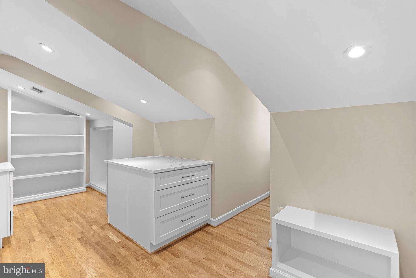 9711 BROOKSTONE LN, VIENNA, Virginia 22182, 5 Bedrooms Bedrooms, ,5 BathroomsBathrooms,Residential,For sale,9711 BROOKSTONE LN,VAFX2258608 MLS # VAFX2258608