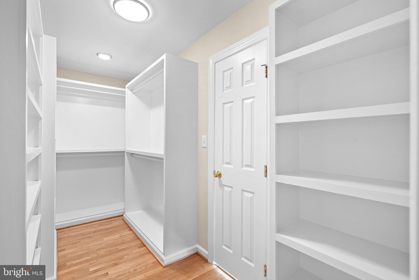 9711 BROOKSTONE LN, VIENNA, Virginia 22182, 5 Bedrooms Bedrooms, ,5 BathroomsBathrooms,Residential,For sale,9711 BROOKSTONE LN,VAFX2258608 MLS # VAFX2258608