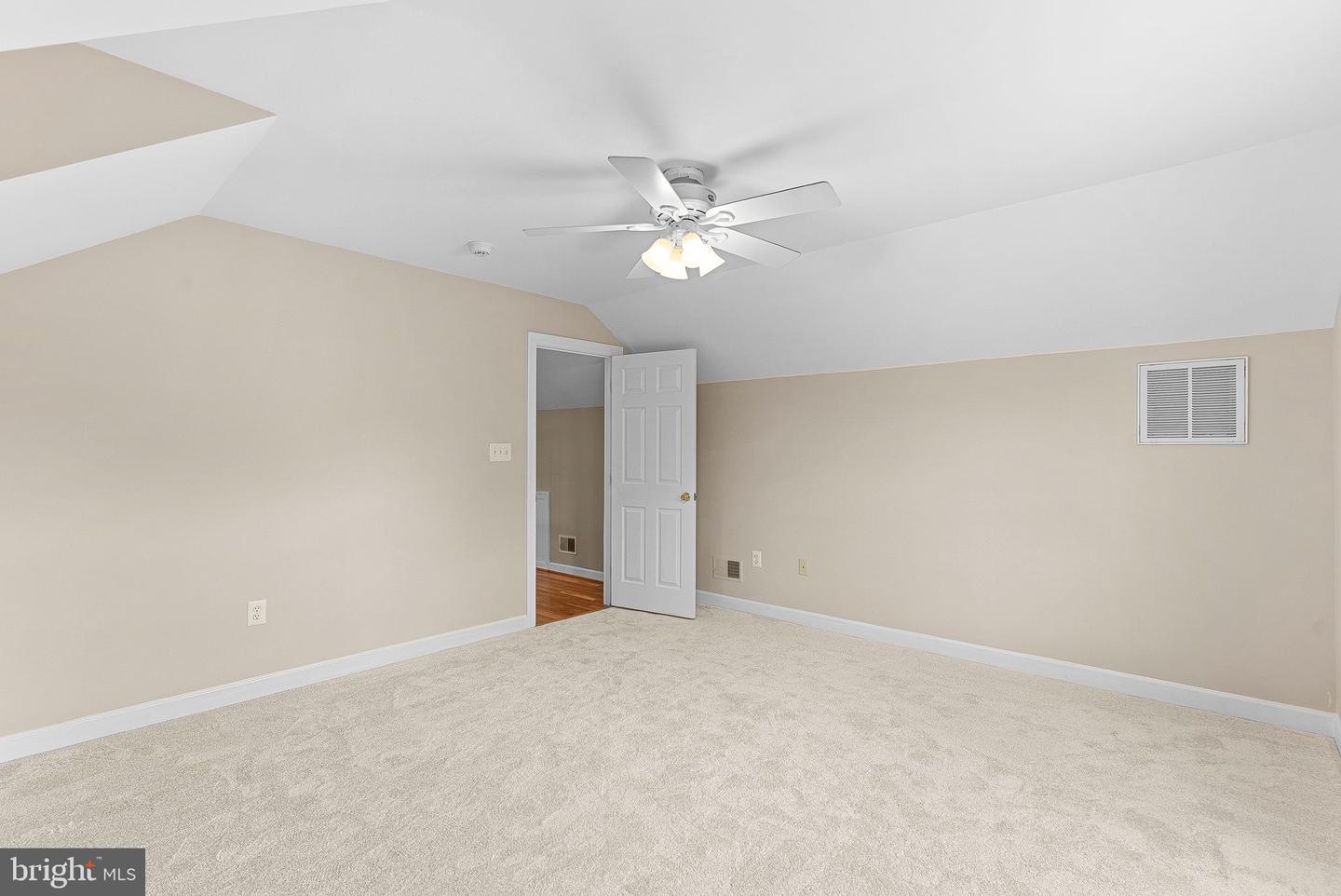 9711 BROOKSTONE LN, VIENNA, Virginia 22182, 5 Bedrooms Bedrooms, ,5 BathroomsBathrooms,Residential,For sale,9711 BROOKSTONE LN,VAFX2258608 MLS # VAFX2258608