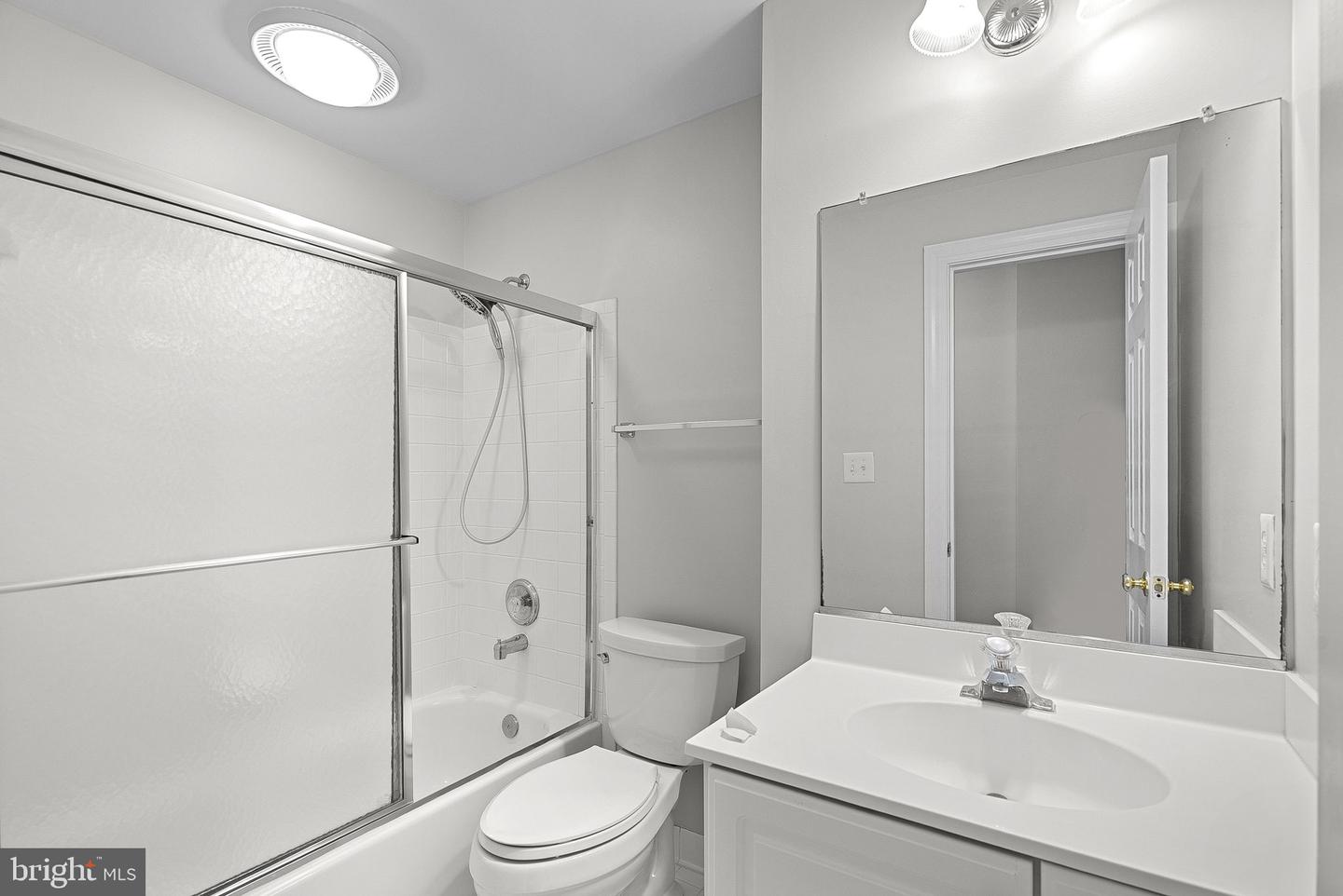 9711 BROOKSTONE LN, VIENNA, Virginia 22182, 5 Bedrooms Bedrooms, ,5 BathroomsBathrooms,Residential,For sale,9711 BROOKSTONE LN,VAFX2258608 MLS # VAFX2258608