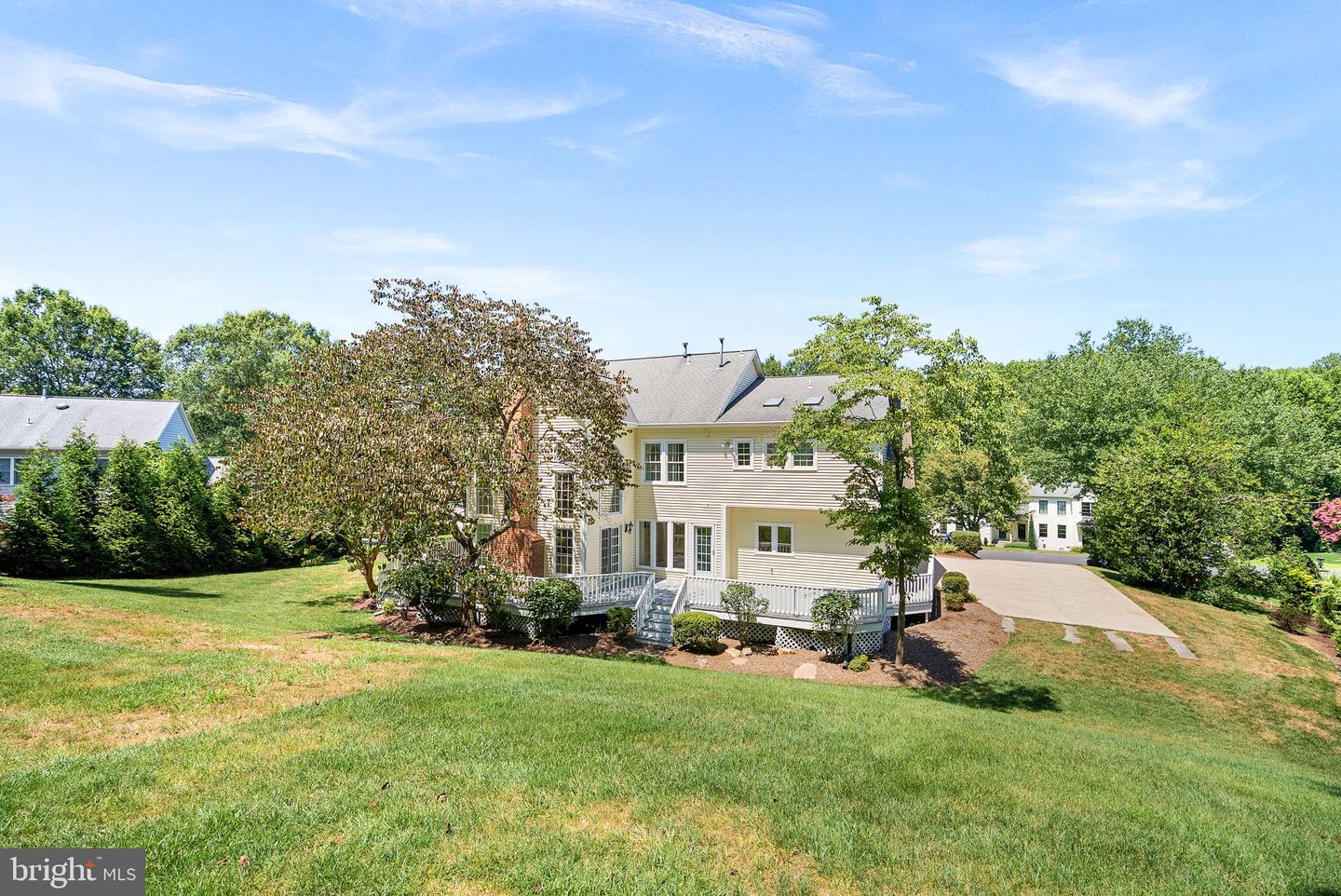 9711 BROOKSTONE LN, VIENNA, Virginia 22182, 5 Bedrooms Bedrooms, ,5 BathroomsBathrooms,Residential,For sale,9711 BROOKSTONE LN,VAFX2258608 MLS # VAFX2258608