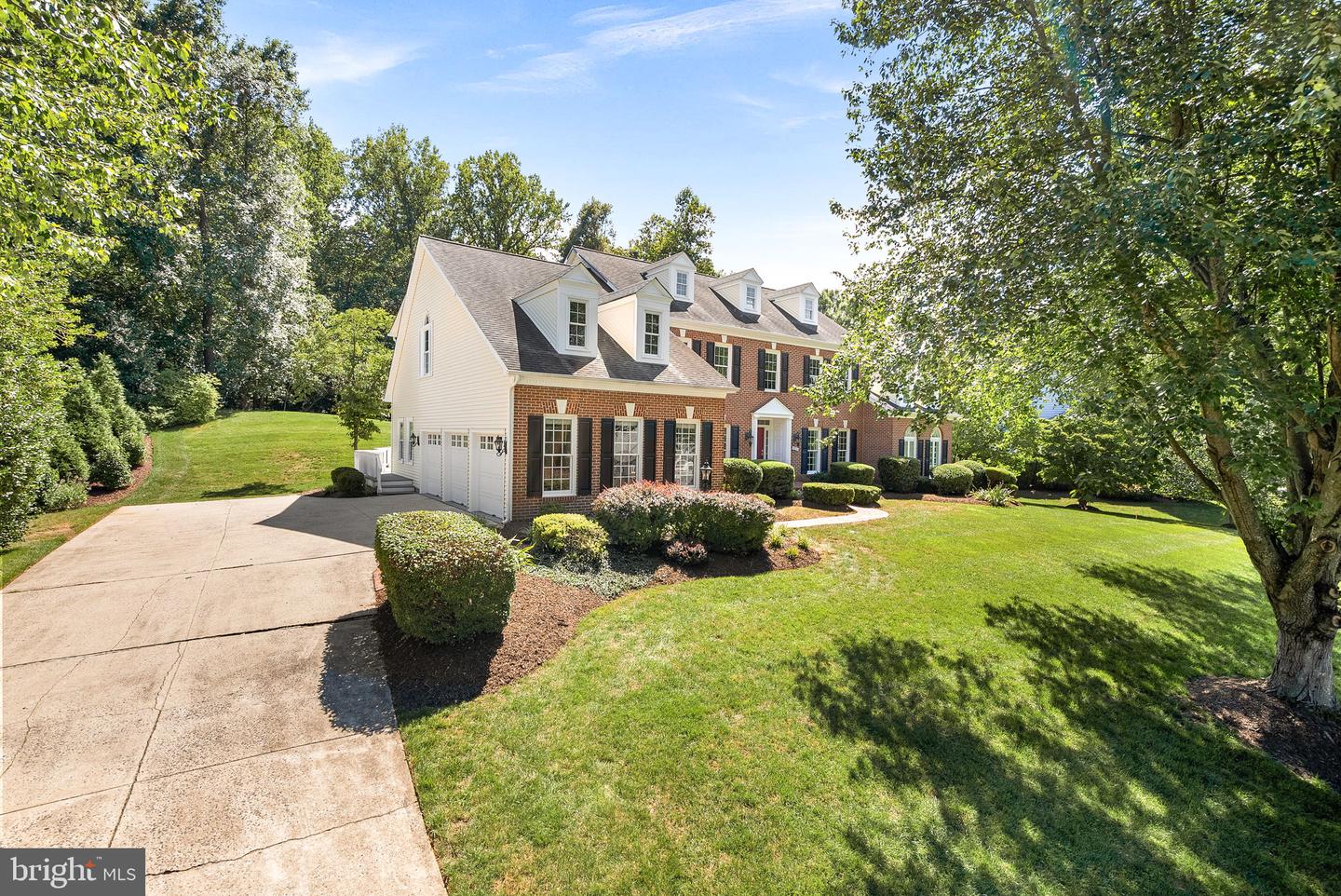 9711 BROOKSTONE LN, VIENNA, Virginia 22182, 5 Bedrooms Bedrooms, ,5 BathroomsBathrooms,Residential,For sale,9711 BROOKSTONE LN,VAFX2258608 MLS # VAFX2258608