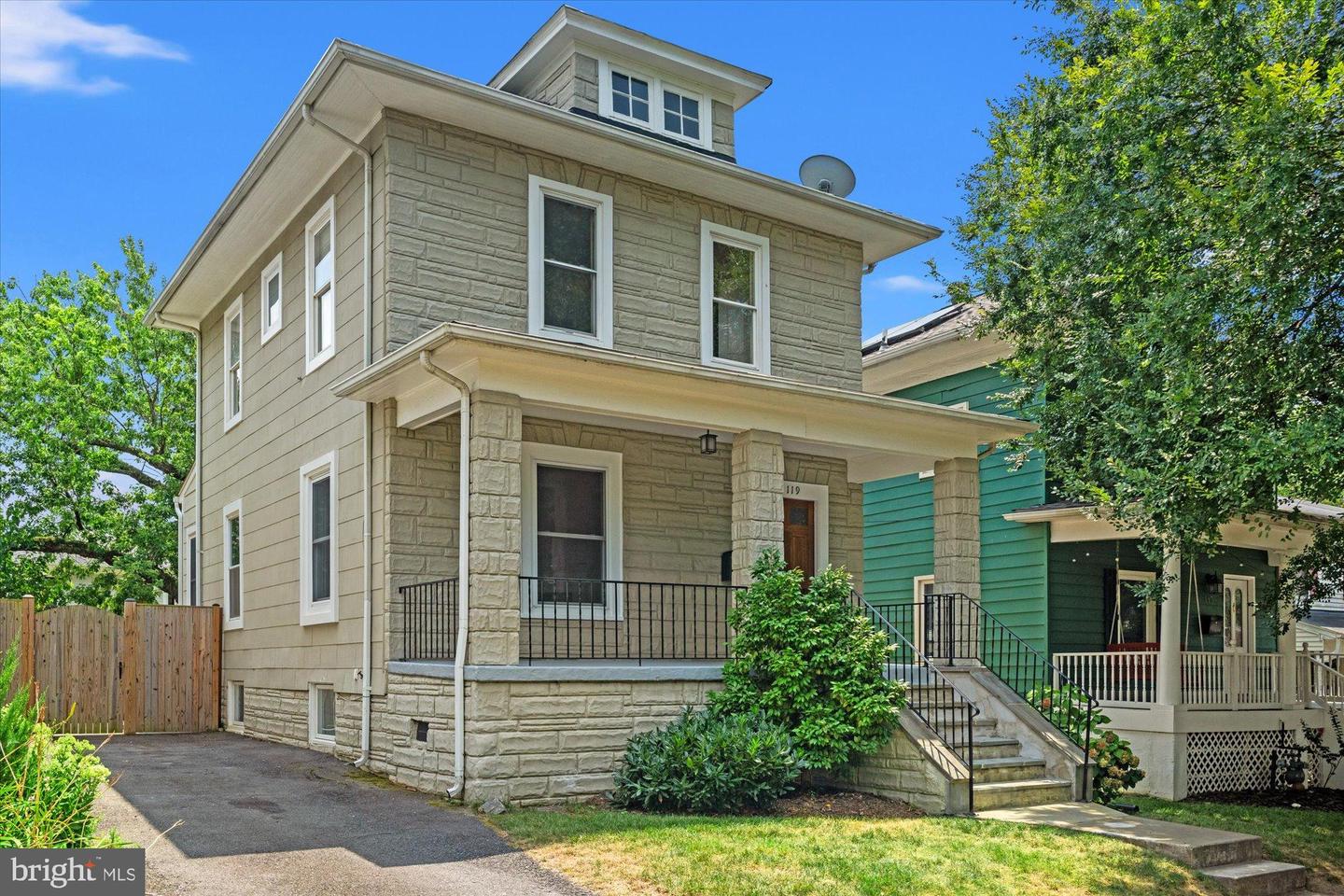 119 E CLIFFORD AVE, ALEXANDRIA, Virginia 22305, 3 Bedrooms Bedrooms, ,3 BathroomsBathrooms,Residential,For sale,119 E CLIFFORD AVE,VAAX2048086 MLS # VAAX2048086