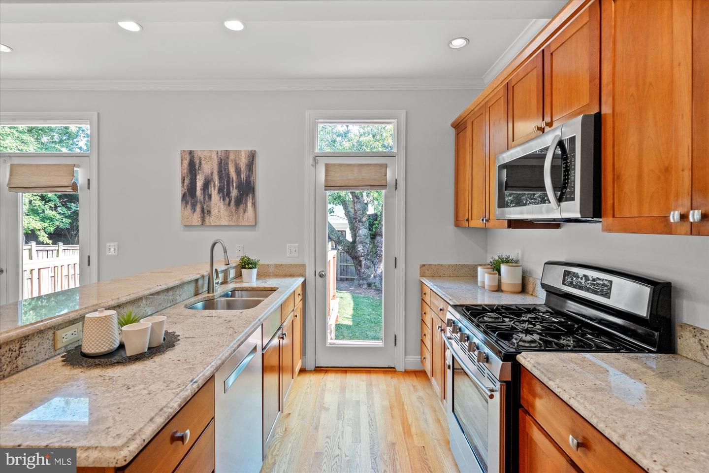 119 E CLIFFORD AVE, ALEXANDRIA, Virginia 22305, 3 Bedrooms Bedrooms, ,3 BathroomsBathrooms,Residential,For sale,119 E CLIFFORD AVE,VAAX2048086 MLS # VAAX2048086