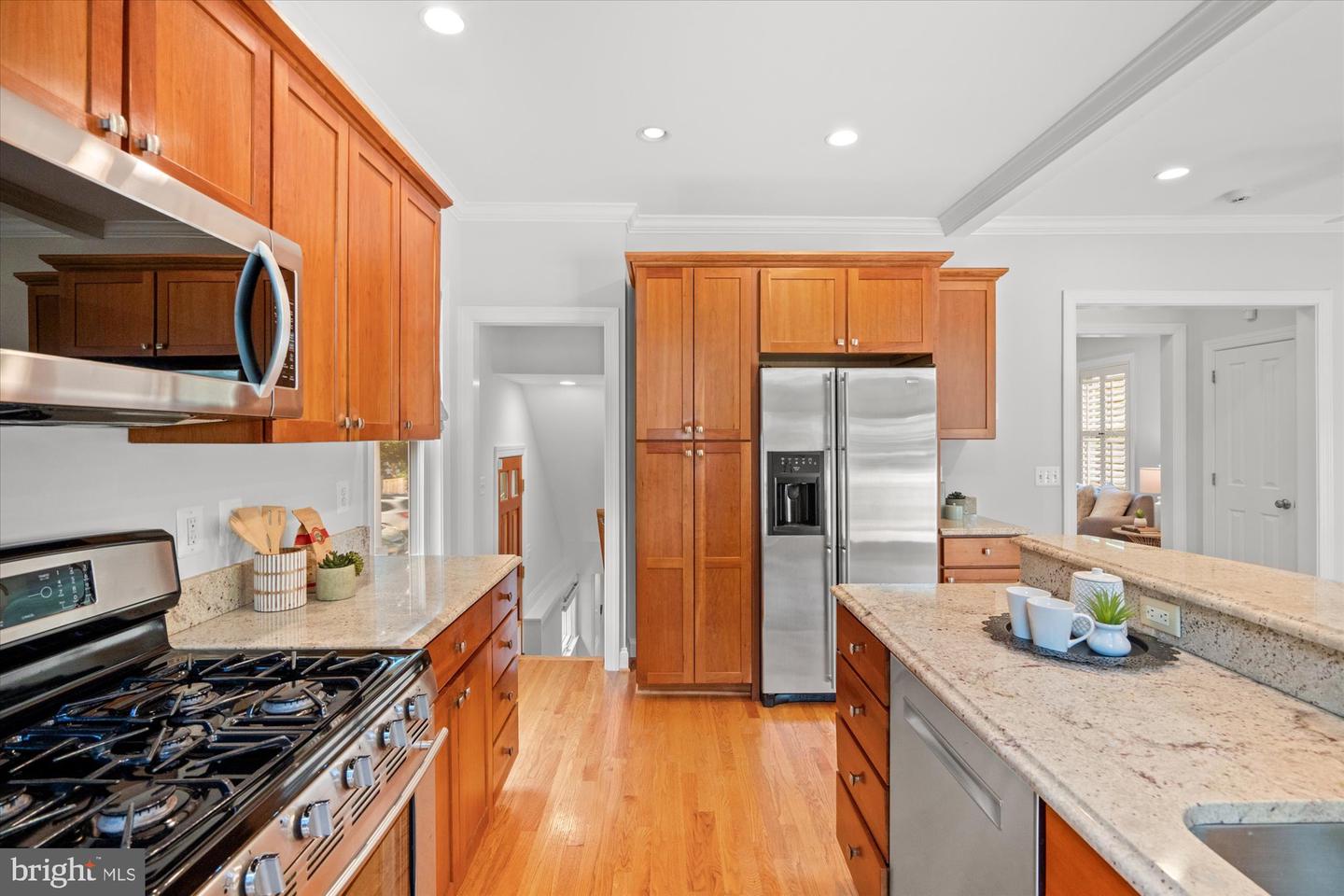 119 E CLIFFORD AVE, ALEXANDRIA, Virginia 22305, 3 Bedrooms Bedrooms, ,3 BathroomsBathrooms,Residential,For sale,119 E CLIFFORD AVE,VAAX2048086 MLS # VAAX2048086