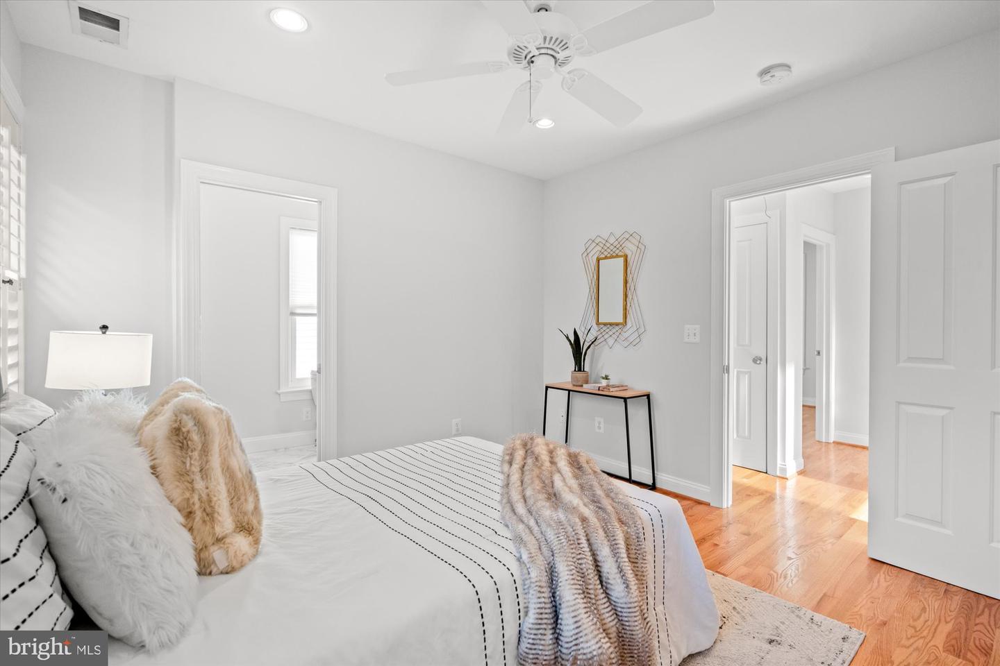 119 E CLIFFORD AVE, ALEXANDRIA, Virginia 22305, 3 Bedrooms Bedrooms, ,3 BathroomsBathrooms,Residential,For sale,119 E CLIFFORD AVE,VAAX2048086 MLS # VAAX2048086