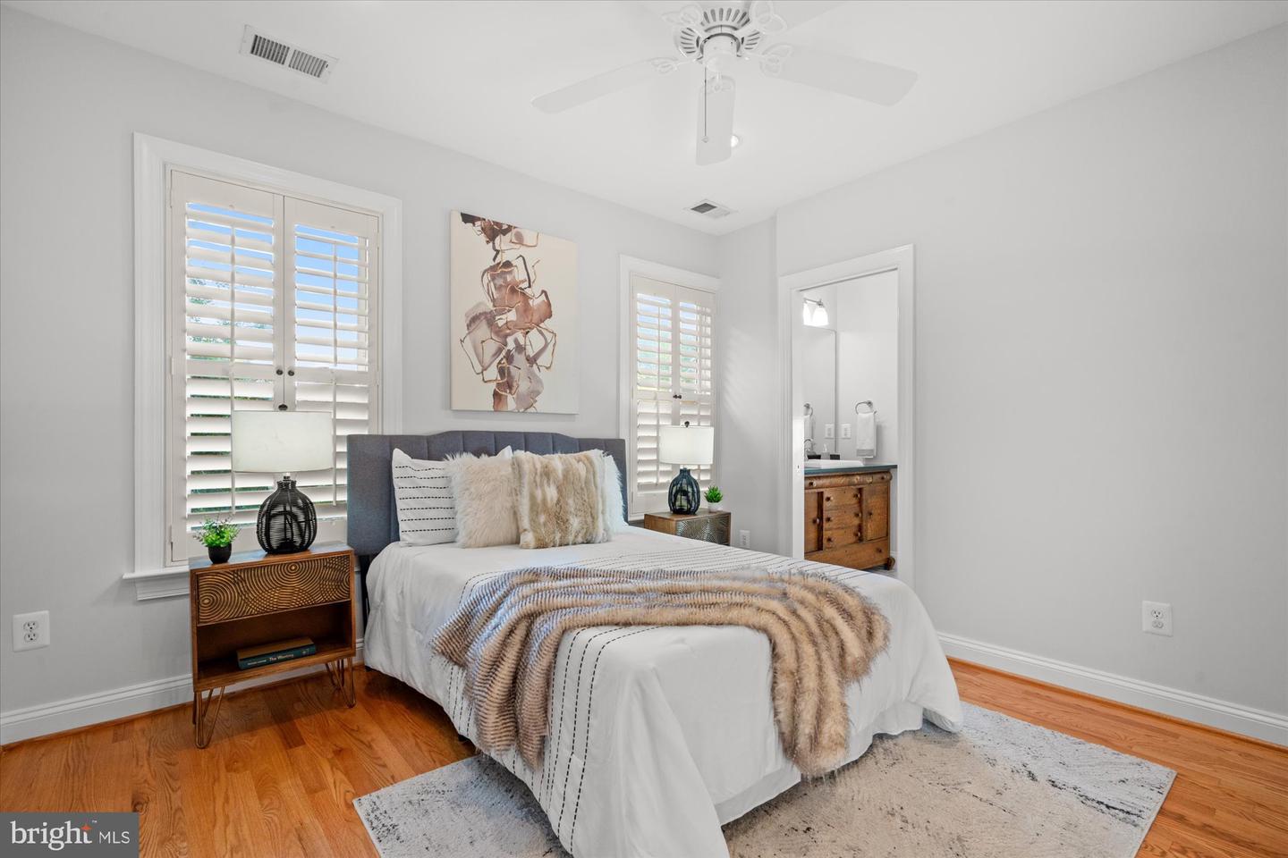 119 E CLIFFORD AVE, ALEXANDRIA, Virginia 22305, 3 Bedrooms Bedrooms, ,3 BathroomsBathrooms,Residential,For sale,119 E CLIFFORD AVE,VAAX2048086 MLS # VAAX2048086