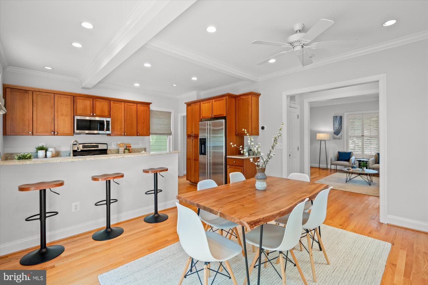119 E CLIFFORD AVE, ALEXANDRIA, Virginia 22305, 3 Bedrooms Bedrooms, ,3 BathroomsBathrooms,Residential,For sale,119 E CLIFFORD AVE,VAAX2048086 MLS # VAAX2048086
