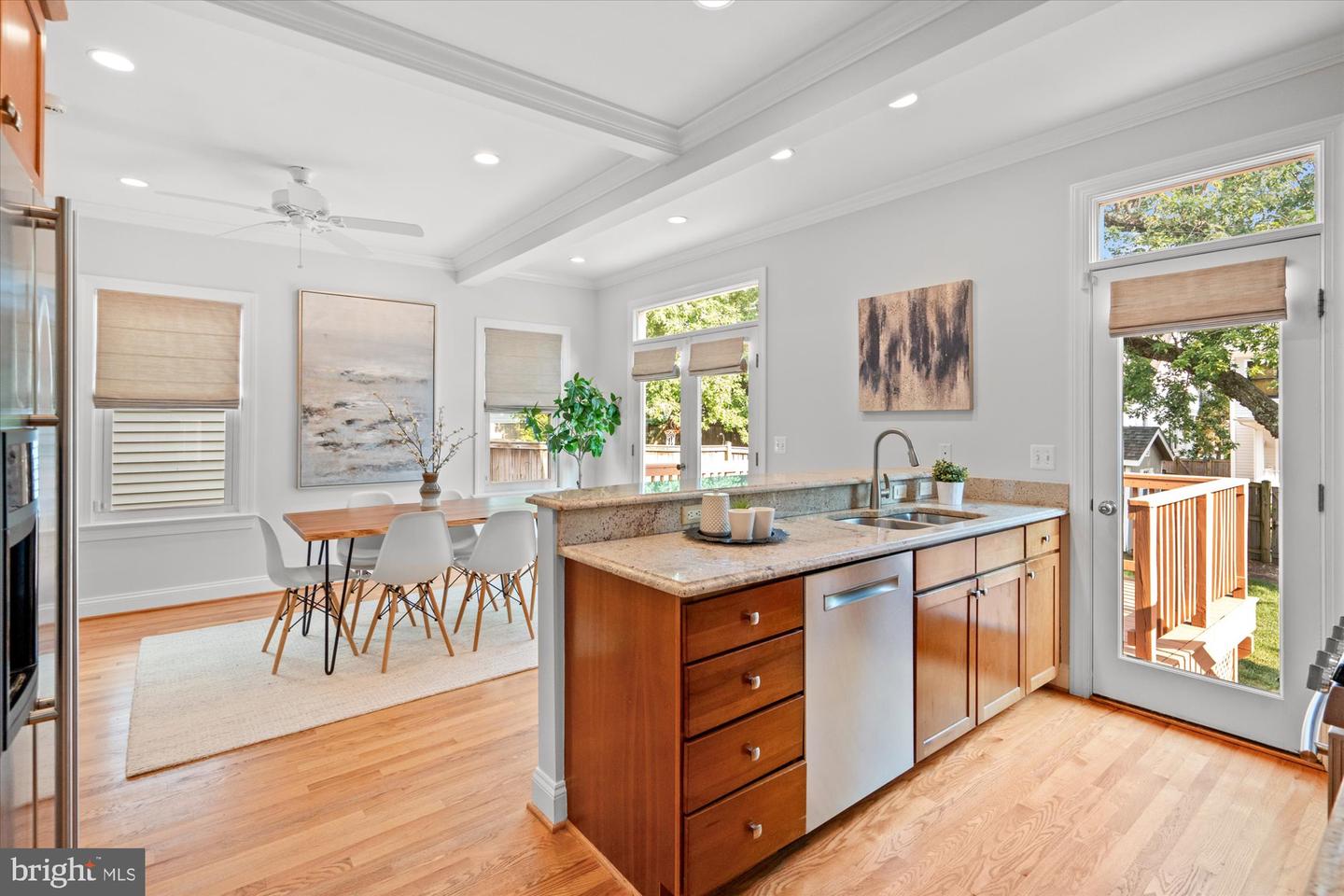 119 E CLIFFORD AVE, ALEXANDRIA, Virginia 22305, 3 Bedrooms Bedrooms, ,3 BathroomsBathrooms,Residential,For sale,119 E CLIFFORD AVE,VAAX2048086 MLS # VAAX2048086