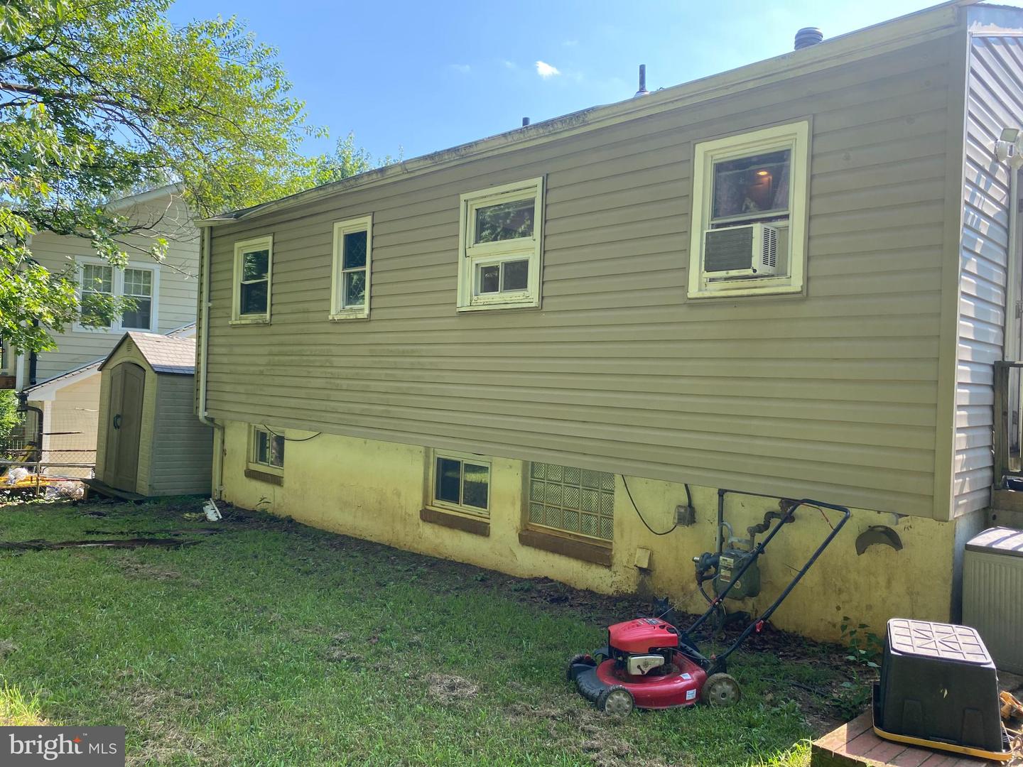 14738 ELMIRA CT, WOODBRIDGE, Virginia 22193, 3 Bedrooms Bedrooms, 5 Rooms Rooms,2 BathroomsBathrooms,Residential,For sale,14738 ELMIRA CT,VAPW2100440 MLS # VAPW2100440