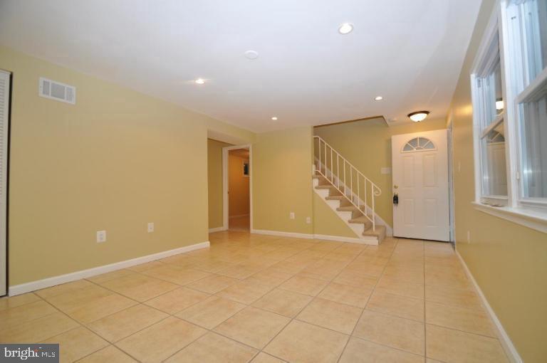 14738 ELMIRA CT, WOODBRIDGE, Virginia 22193, 3 Bedrooms Bedrooms, 5 Rooms Rooms,2 BathroomsBathrooms,Residential,For sale,14738 ELMIRA CT,VAPW2100440 MLS # VAPW2100440