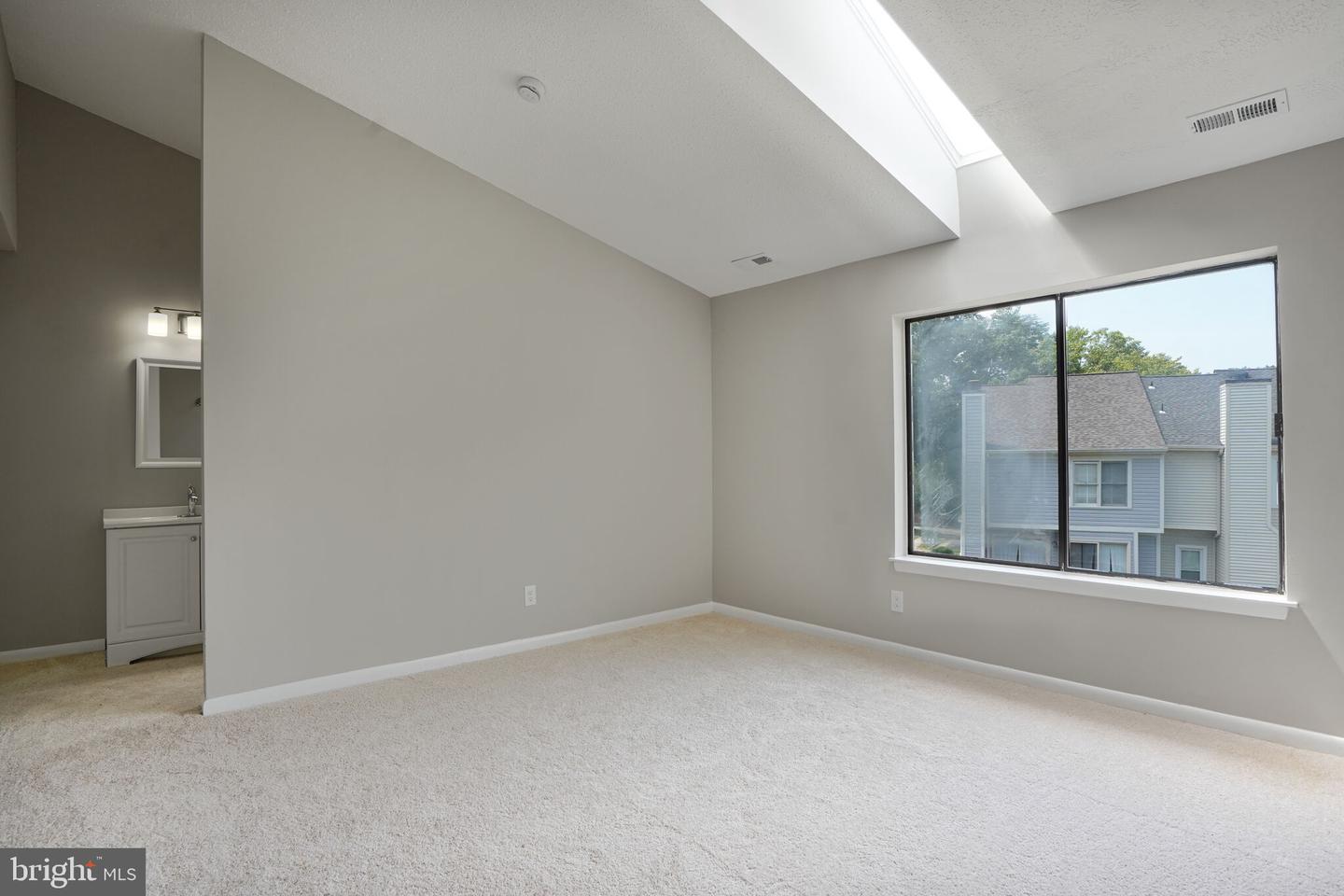 3098 BRIDGETON CT, WOODBRIDGE, Virginia 22192, 3 Bedrooms Bedrooms, ,3 BathroomsBathrooms,Residential,For sale,3098 BRIDGETON CT,VAPW2100460 MLS # VAPW2100460