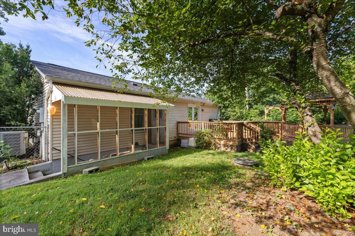 651 E G ST, PURCELLVILLE, Virginia 20132, 3 Bedrooms Bedrooms, 10 Rooms Rooms,2 BathroomsBathrooms,Residential,For sale,651 E G ST,VALO2103702 MLS # VALO2103702