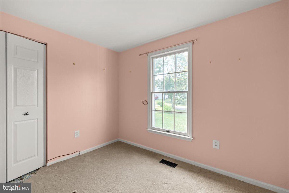 651 E G ST, PURCELLVILLE, Virginia 20132, 3 Bedrooms Bedrooms, 10 Rooms Rooms,2 BathroomsBathrooms,Residential,For sale,651 E G ST,VALO2103702 MLS # VALO2103702