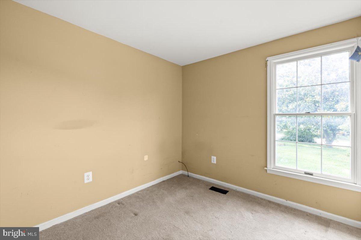 651 E G ST, PURCELLVILLE, Virginia 20132, 3 Bedrooms Bedrooms, 10 Rooms Rooms,2 BathroomsBathrooms,Residential,For sale,651 E G ST,VALO2103702 MLS # VALO2103702