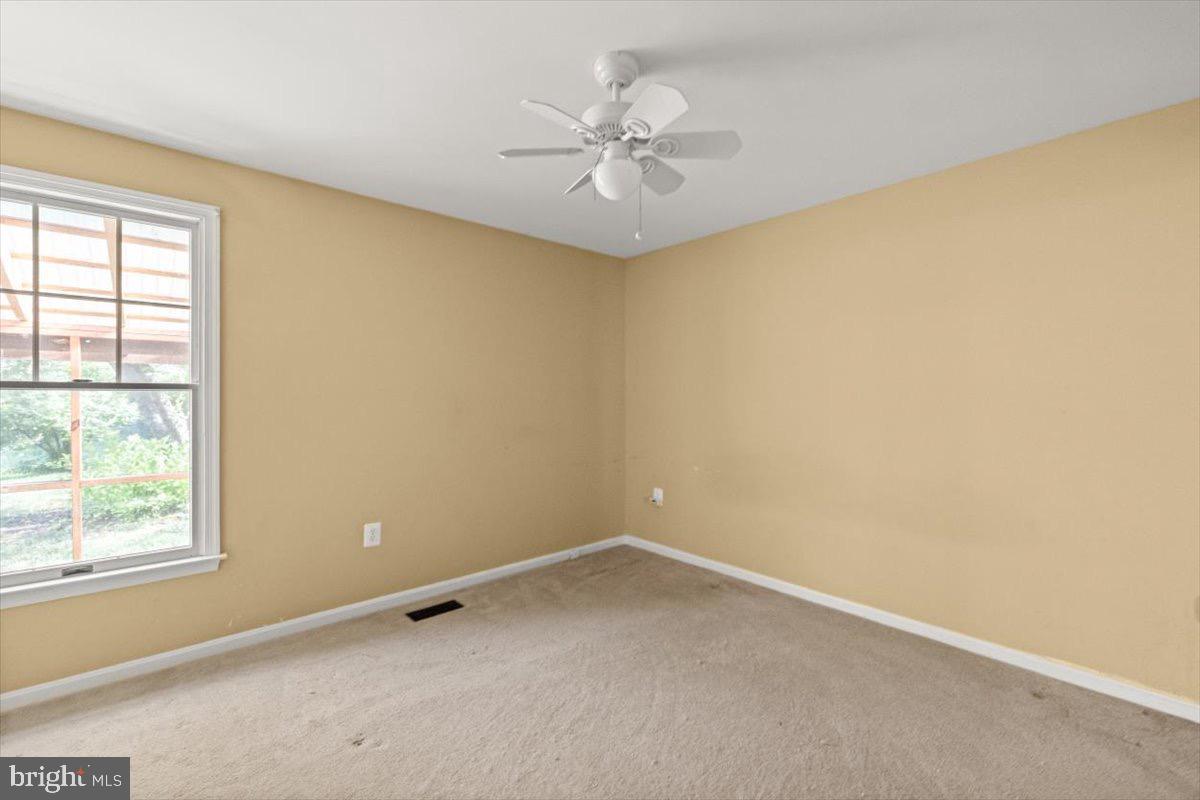 651 E G ST, PURCELLVILLE, Virginia 20132, 3 Bedrooms Bedrooms, 10 Rooms Rooms,2 BathroomsBathrooms,Residential,For sale,651 E G ST,VALO2103702 MLS # VALO2103702