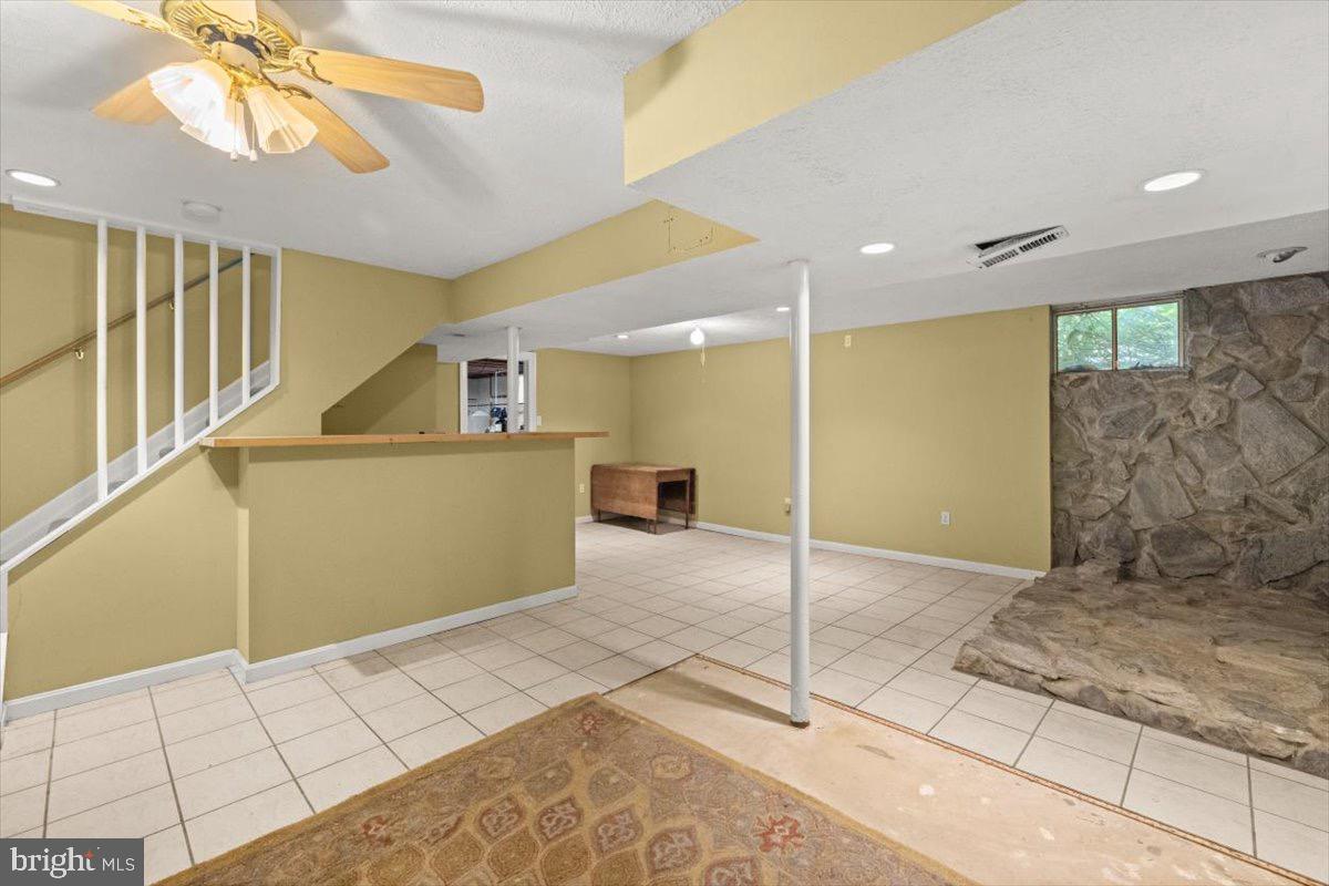 651 E G ST, PURCELLVILLE, Virginia 20132, 3 Bedrooms Bedrooms, 10 Rooms Rooms,2 BathroomsBathrooms,Residential,For sale,651 E G ST,VALO2103702 MLS # VALO2103702