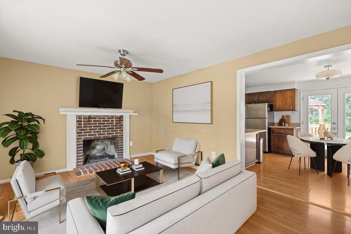 651 E G ST, PURCELLVILLE, Virginia 20132, 3 Bedrooms Bedrooms, 10 Rooms Rooms,2 BathroomsBathrooms,Residential,For sale,651 E G ST,VALO2103702 MLS # VALO2103702