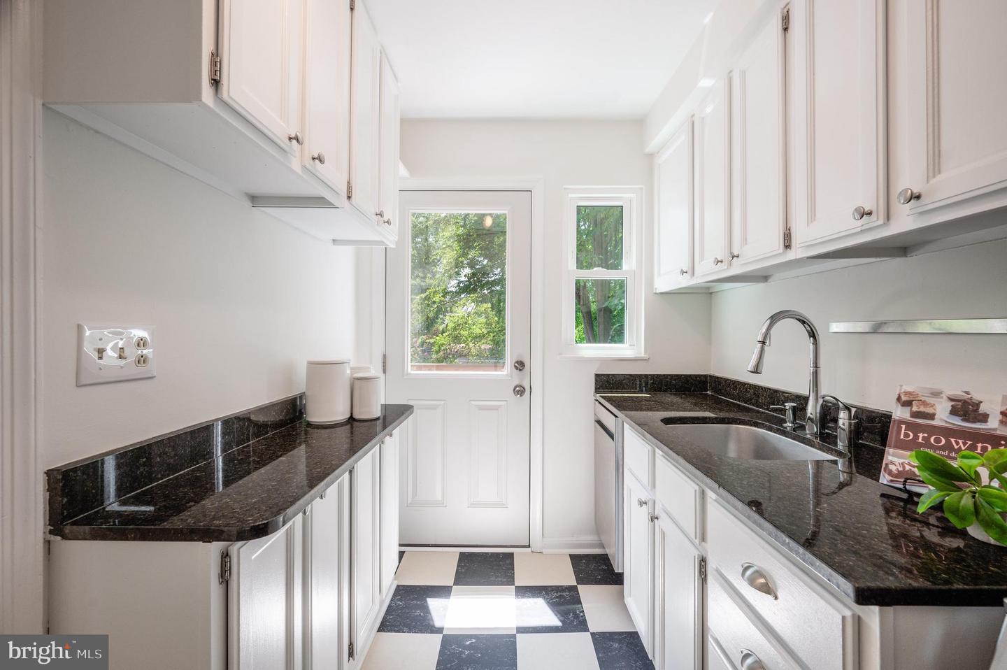 405 E HOWELL AVE, ALEXANDRIA, Virginia 22301, 3 Bedrooms Bedrooms, ,2 BathroomsBathrooms,Residential,For sale,405 E HOWELL AVE,VAAX2048144 MLS # VAAX2048144