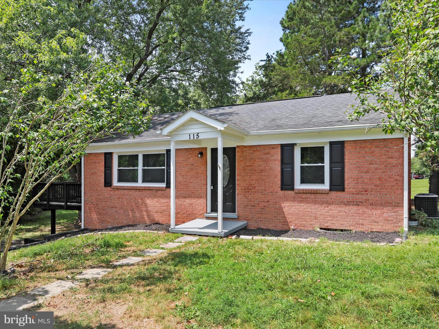 115 BLUE RIDGE LN, WINCHESTER, Virginia 22602, 3 Bedrooms Bedrooms, ,2 BathroomsBathrooms,Residential,For sale,115 BLUE RIDGE LN,VAFV2035844 MLS # VAFV2035844