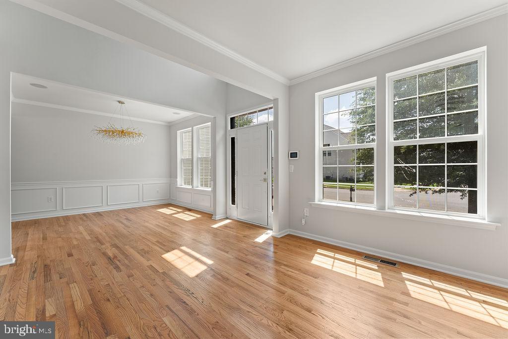 15186 JENNERETTE LN, WOODBRIDGE, Virginia 22193, 6 Bedrooms Bedrooms, ,4 BathroomsBathrooms,Residential,For sale,15186 JENNERETTE LN,VAPW2100586 MLS # VAPW2100586