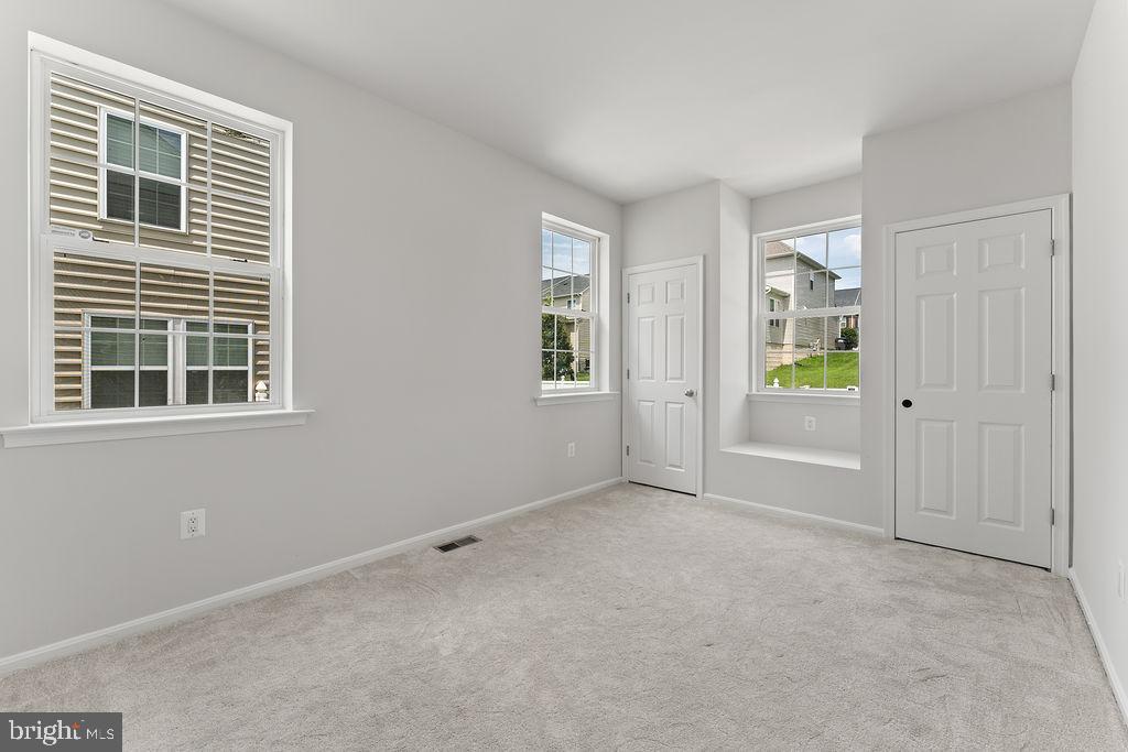 15186 JENNERETTE LN, WOODBRIDGE, Virginia 22193, 6 Bedrooms Bedrooms, ,4 BathroomsBathrooms,Residential,For sale,15186 JENNERETTE LN,VAPW2100586 MLS # VAPW2100586