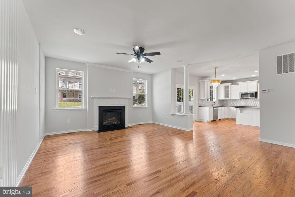 15186 JENNERETTE LN, WOODBRIDGE, Virginia 22193, 6 Bedrooms Bedrooms, ,4 BathroomsBathrooms,Residential,For sale,15186 JENNERETTE LN,VAPW2100586 MLS # VAPW2100586