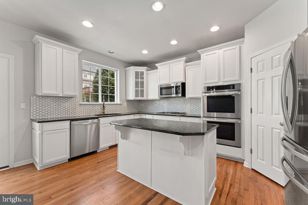 15186 JENNERETTE LN, WOODBRIDGE, Virginia 22193, 6 Bedrooms Bedrooms, ,4 BathroomsBathrooms,Residential,For sale,15186 JENNERETTE LN,VAPW2100586 MLS # VAPW2100586